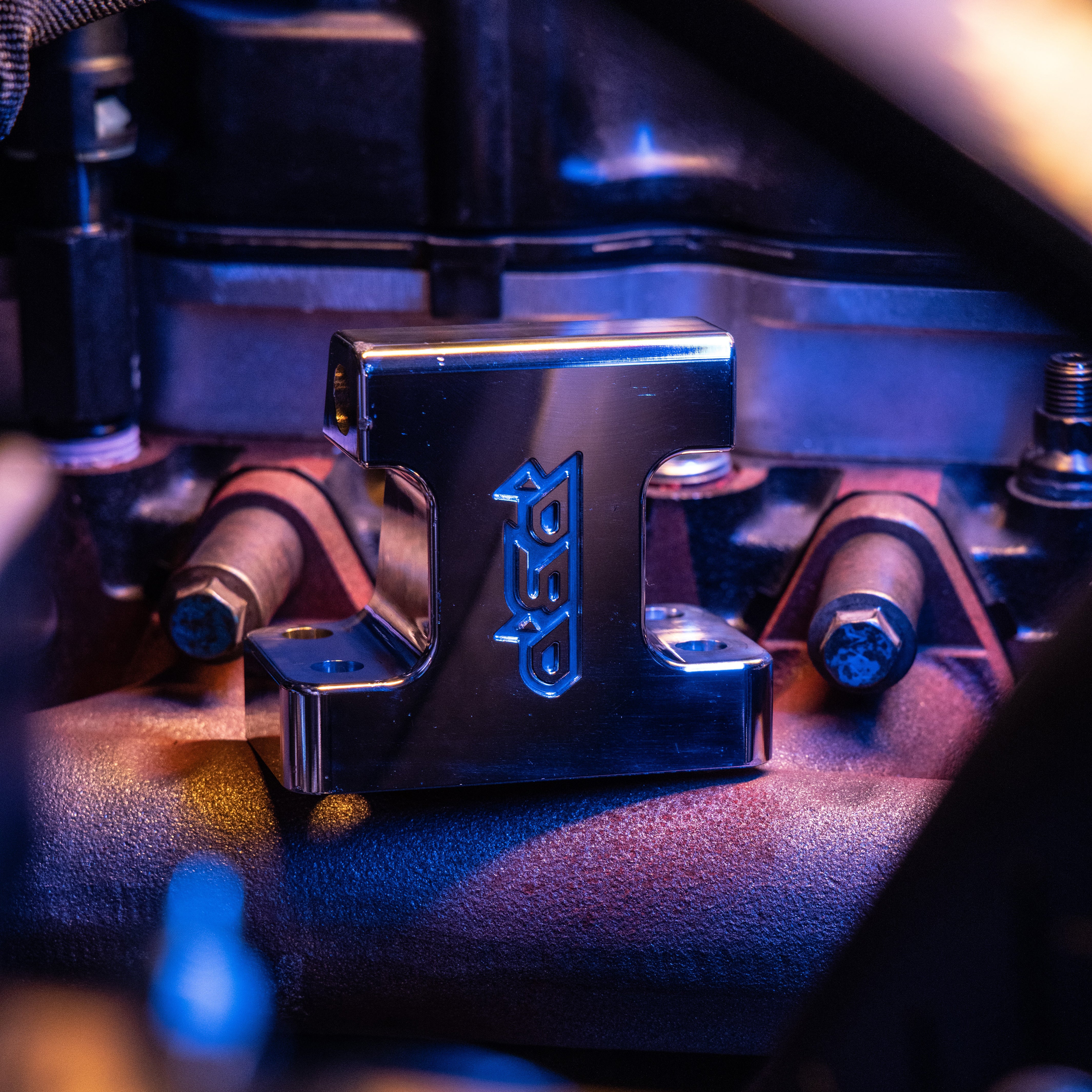 CUMMINS BILLET ALTERNATOR BRACKET