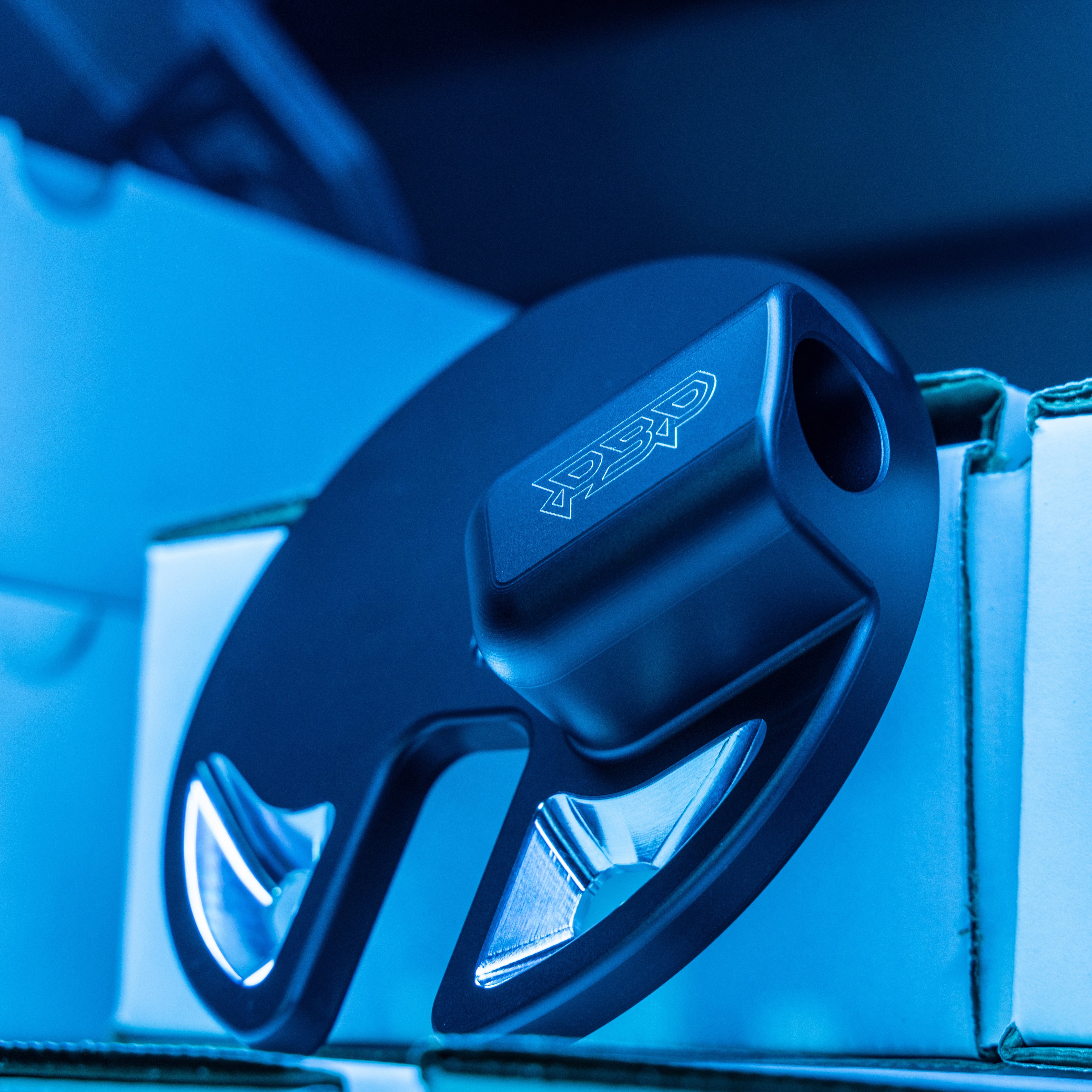 Mega pacman fuel sump race top plate anodized black.